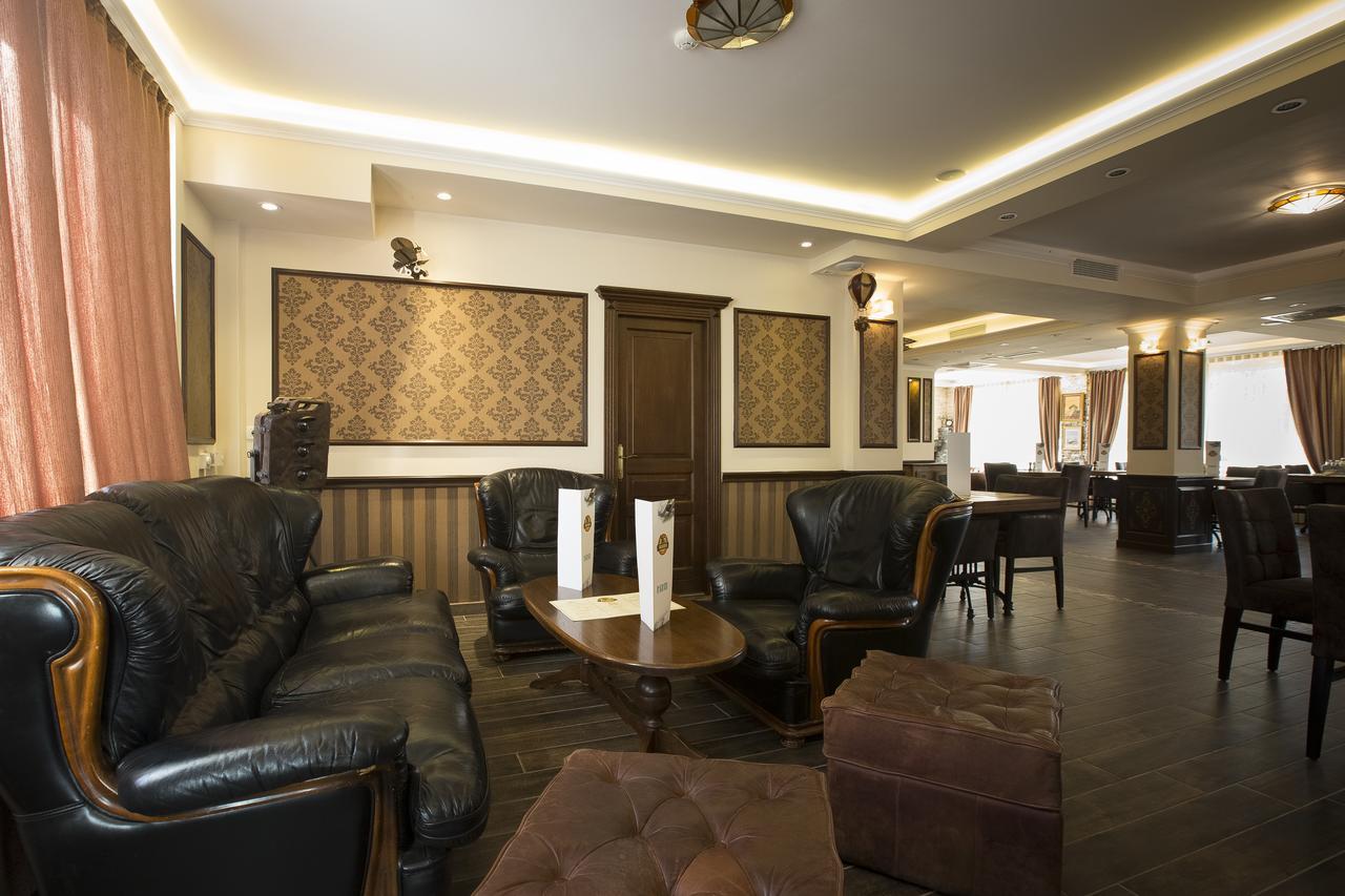 Hotel Aviator Boutique Отопени Экстерьер фото