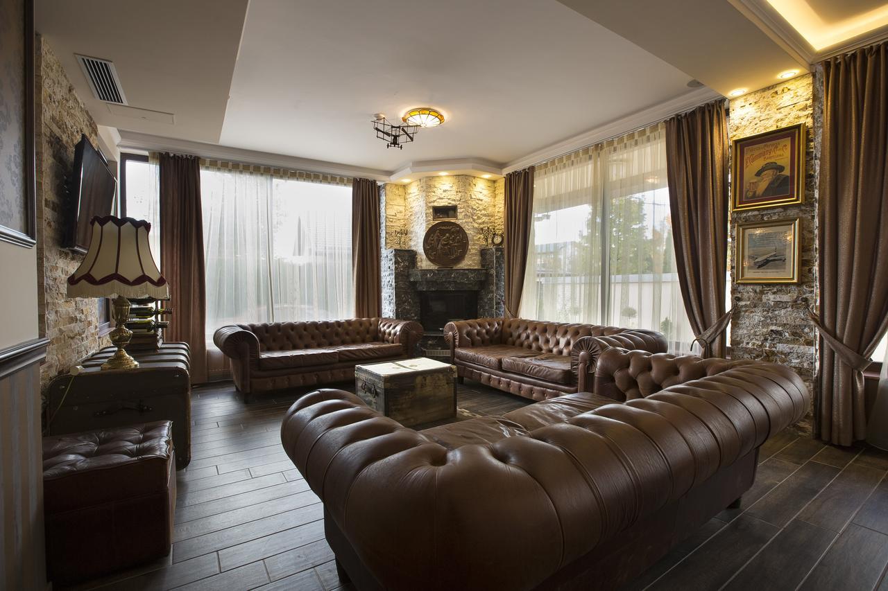 Hotel Aviator Boutique Отопени Экстерьер фото