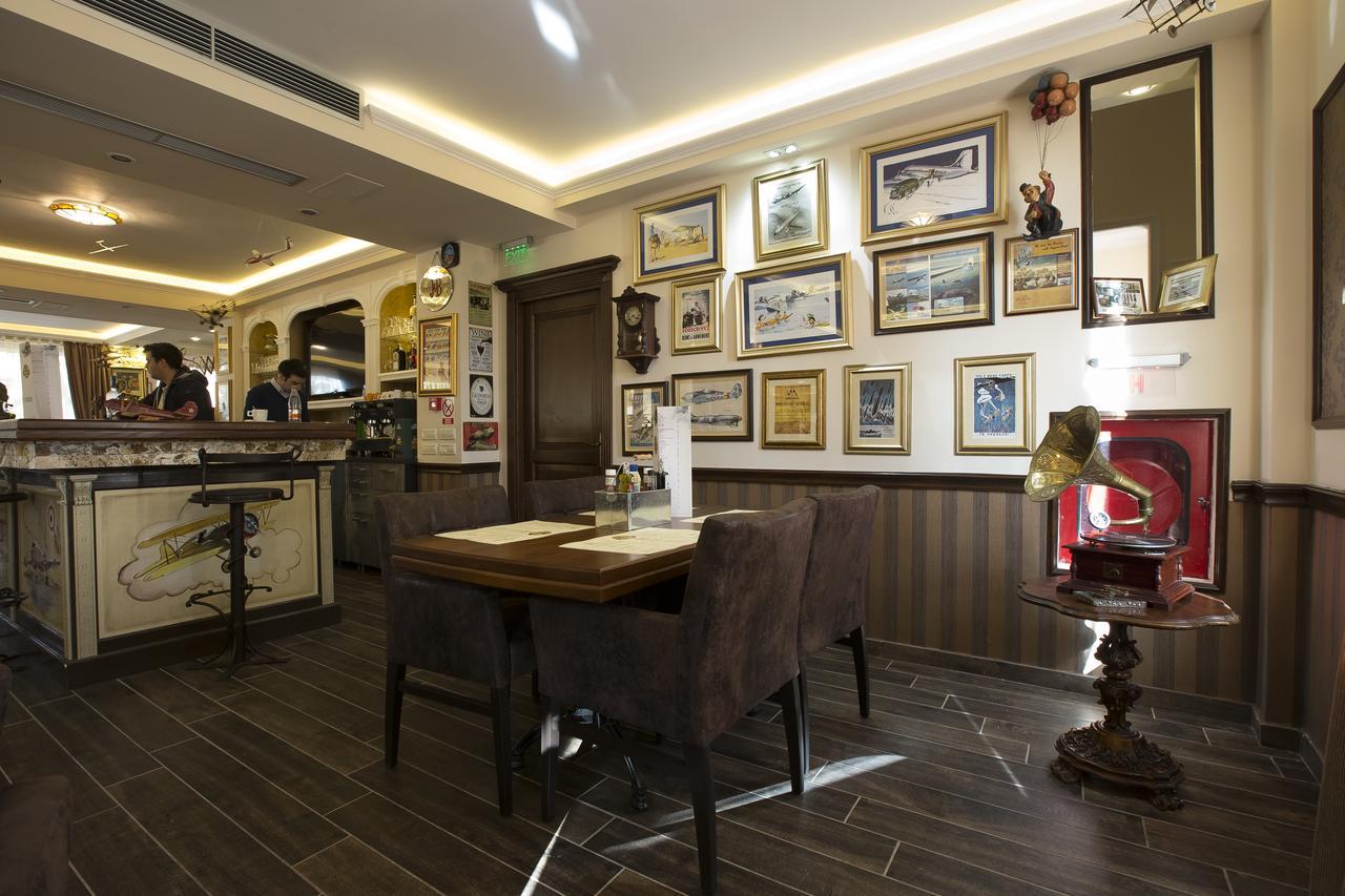 Hotel Aviator Boutique Отопени Экстерьер фото