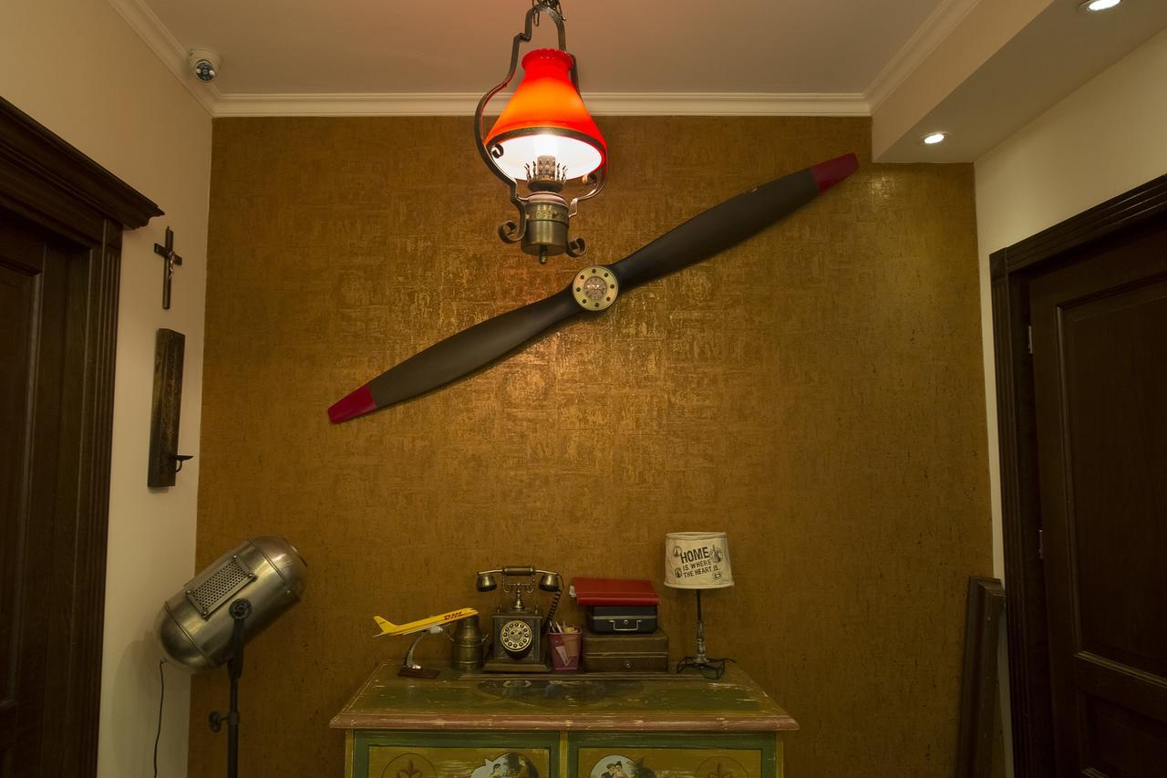Hotel Aviator Boutique Отопени Экстерьер фото