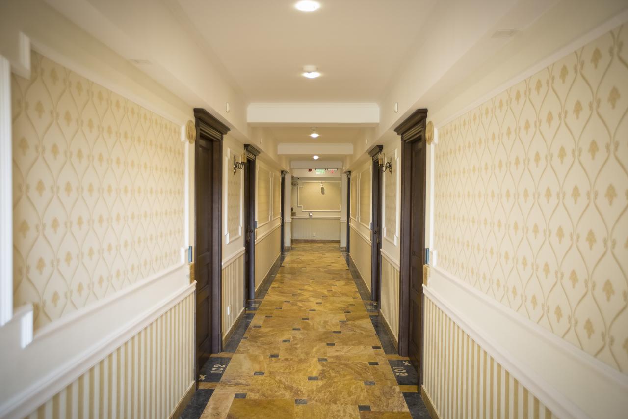 Hotel Aviator Boutique Отопени Экстерьер фото