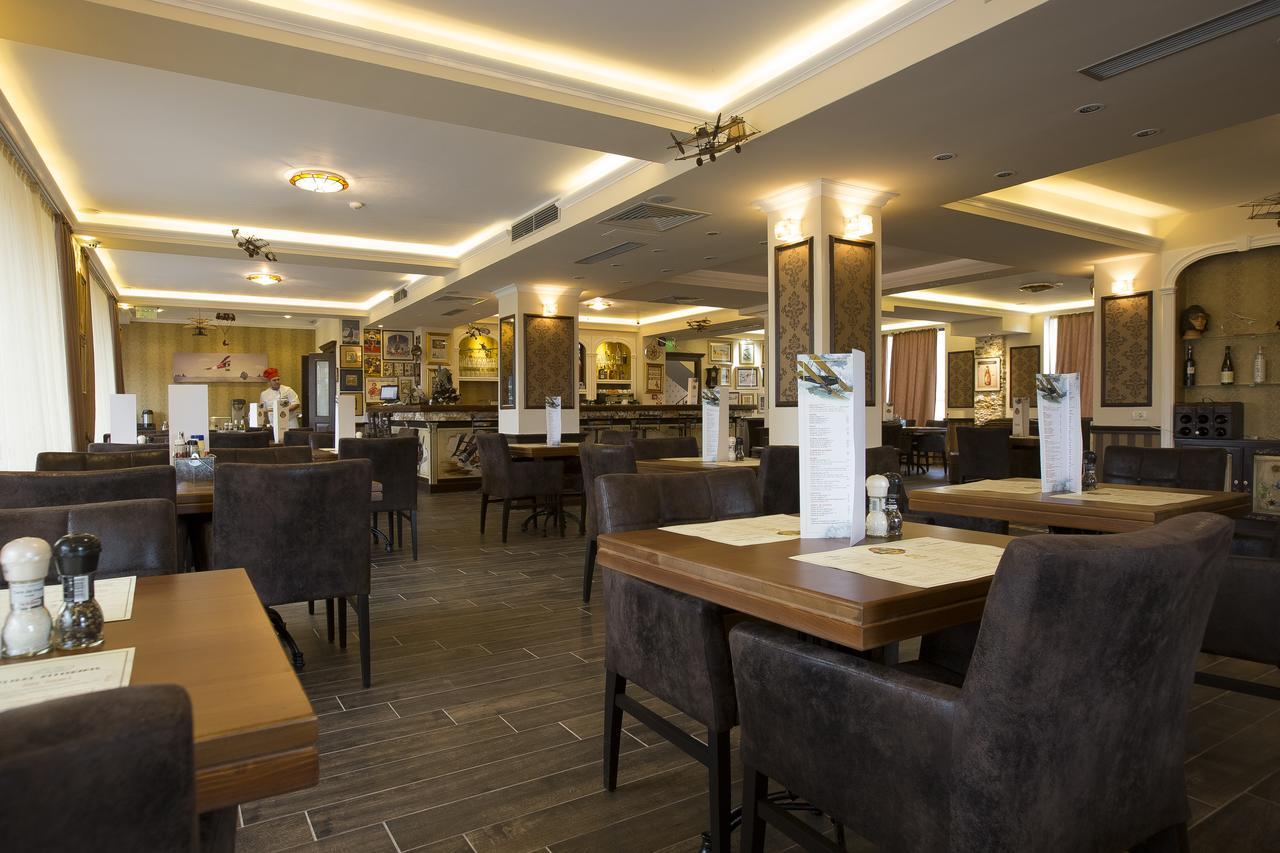 Hotel Aviator Boutique Отопени Экстерьер фото