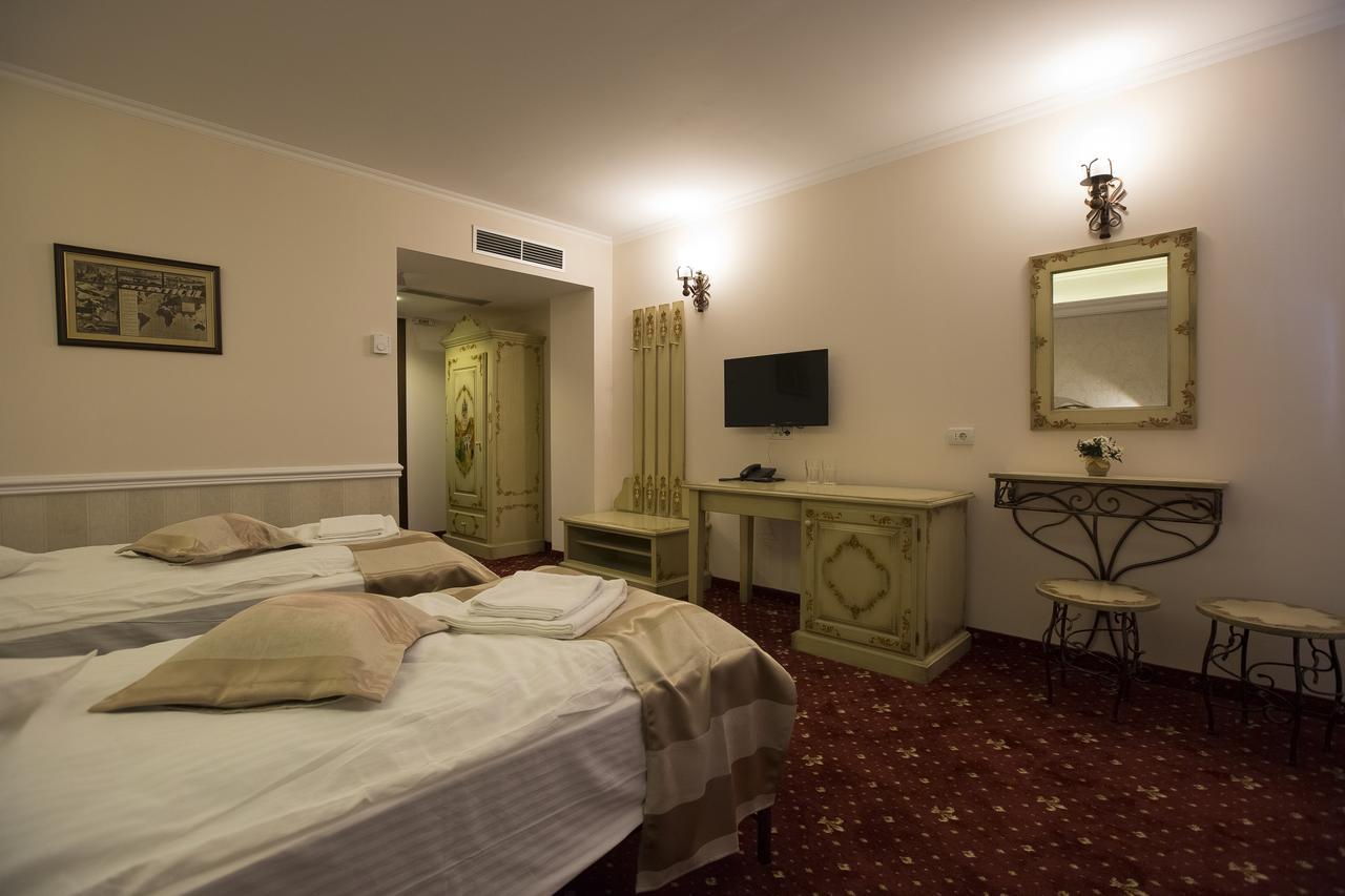 Hotel Aviator Boutique Отопени Экстерьер фото