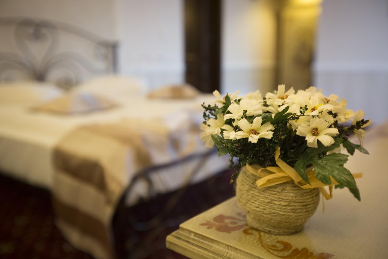 Hotel Aviator Boutique Отопени Экстерьер фото