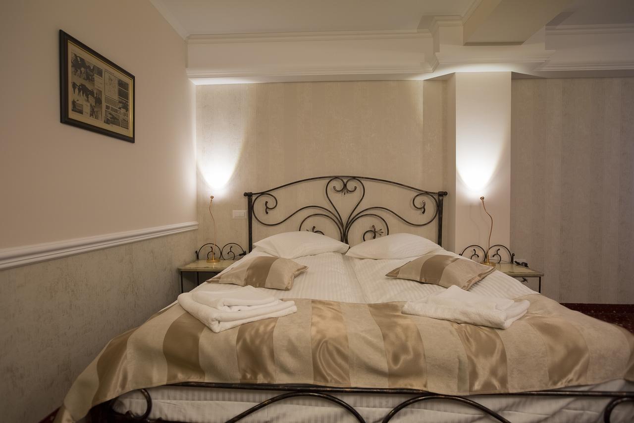Hotel Aviator Boutique Отопени Экстерьер фото