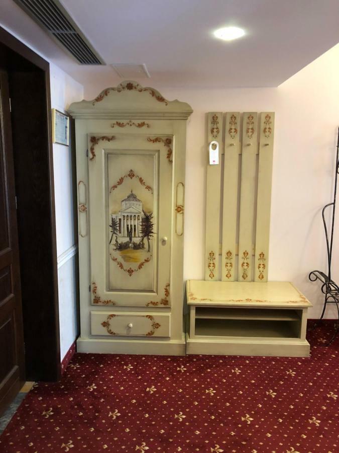 Hotel Aviator Boutique Отопени Экстерьер фото